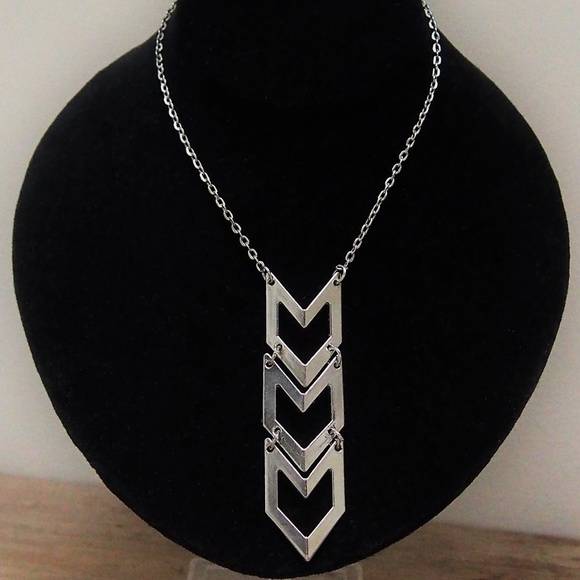 Fashion Jewelry Jewelry - Geometric Chevron 3-Link Necklace Mix/Match 2/$20!